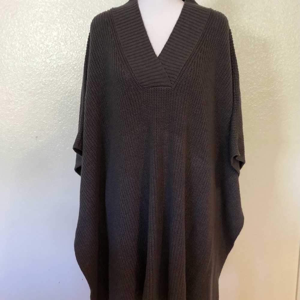 GRAY SWEATER PONCHO
